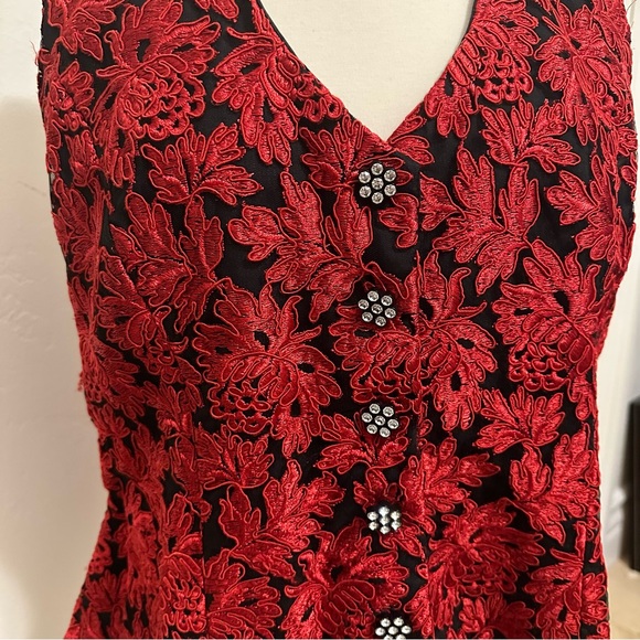 Couture lace formal halter top. Imported Italian lace. - Picture 3 of 7